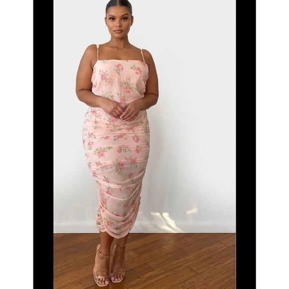 Pretty Little Thing Ruched Pink Floral dress Plus Size 2X - Picture 1 of 14